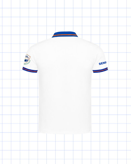 DUODÉCIMO: POLO BLANCA CON LOGO Y ‘SENIOR’ EN MANGA